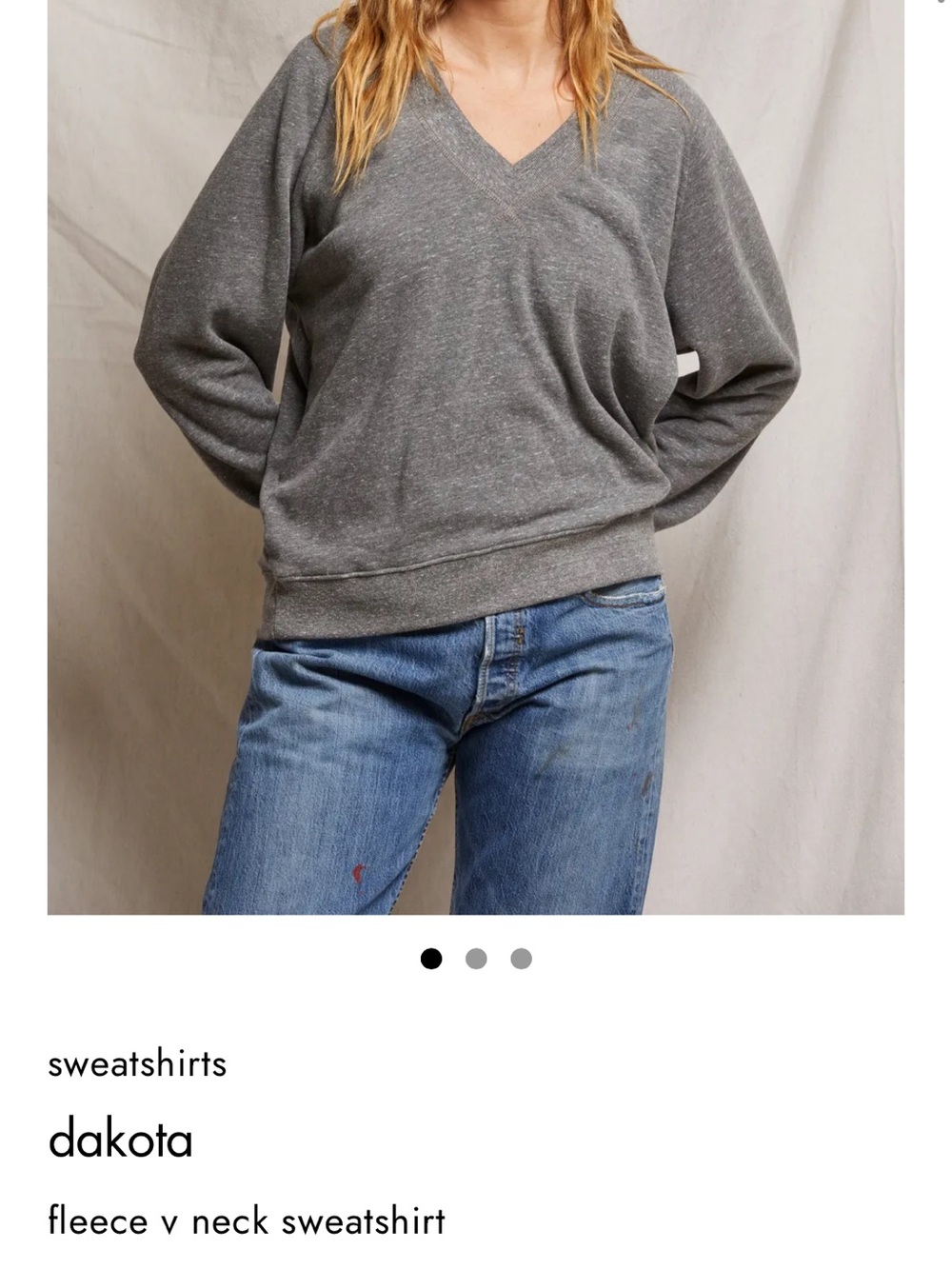 Perfectwhitetee - dakota v-neck fleece sweatshirt - size L